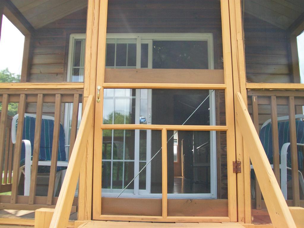 Plymouth Rock Camping Resort Rustic Cabin Elkhart Lake Exterior photo
