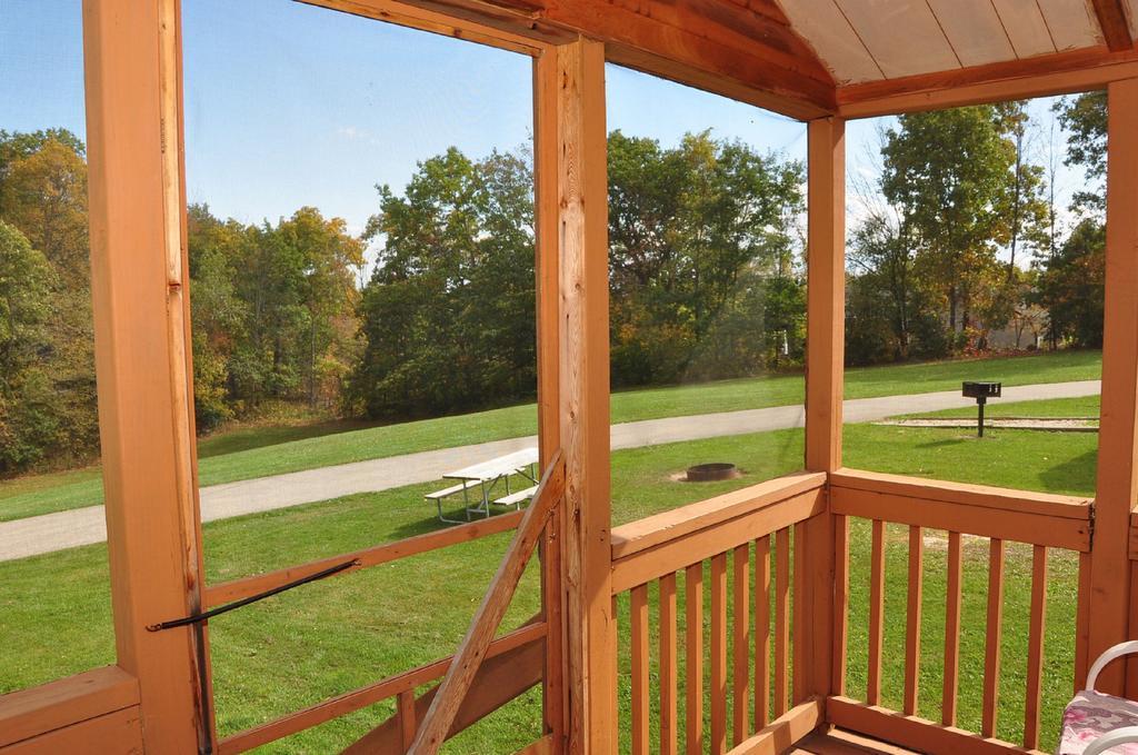 Plymouth Rock Camping Resort Rustic Cabin Elkhart Lake Exterior photo