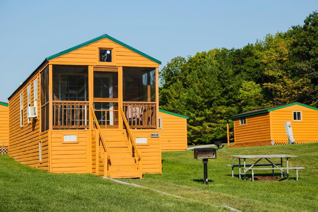 Plymouth Rock Camping Resort Rustic Cabin Elkhart Lake Exterior photo